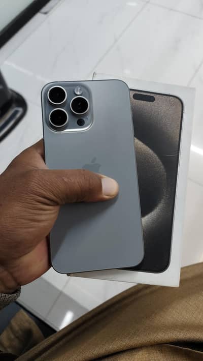 15 pro max 256Gb Jv natural titanium with box  battery Chang original