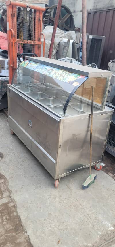 salad counter / salad bar /  counter