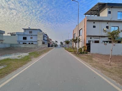 Prime Location 5 Marla Residential Plot For Sale Available In Park View City