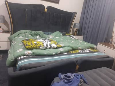 1 king size bed 2 seater coffee set