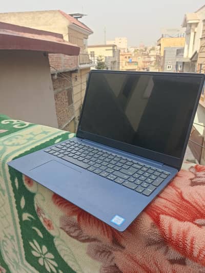 Lenovo core i5 8th generation laptop 8gb ram 15.6 1080p led
