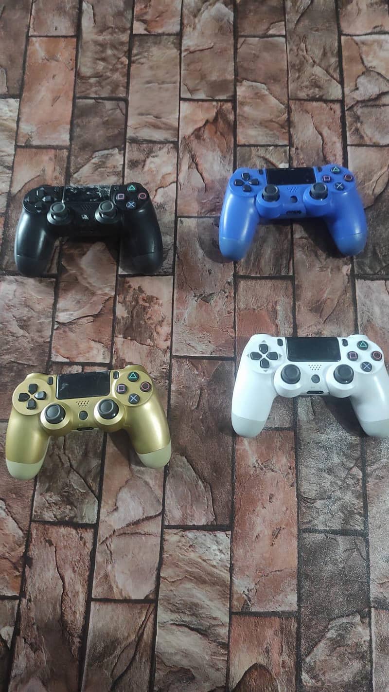 PS4 controllers 0