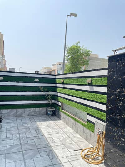 10 Marla Like New House For Rent In Bahria Town Lahore