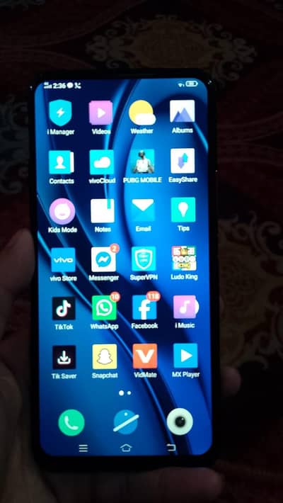 vivo v15 8gb ram 256gb memory. family used