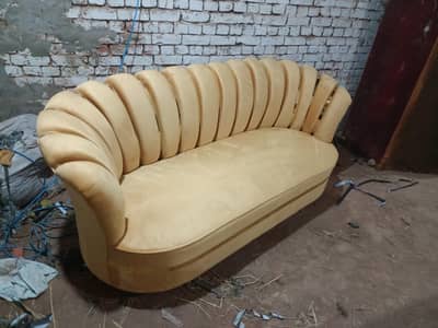 5 seater sofa and table 03000133443