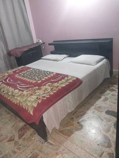 double bed and 3doors  almari