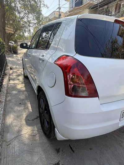 Suzuki Swift DLX Automatic 2018