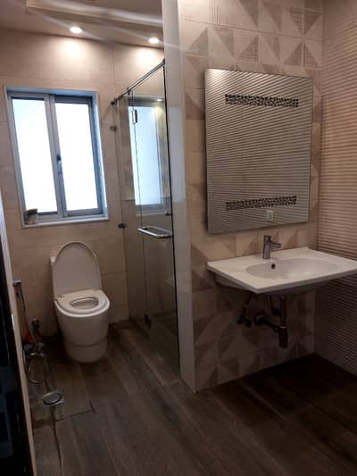 1 Kanal Luxurious Upper Portion Available For Rent