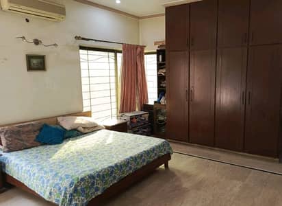 Book A 10 Marla House In Allama Iqbal Town