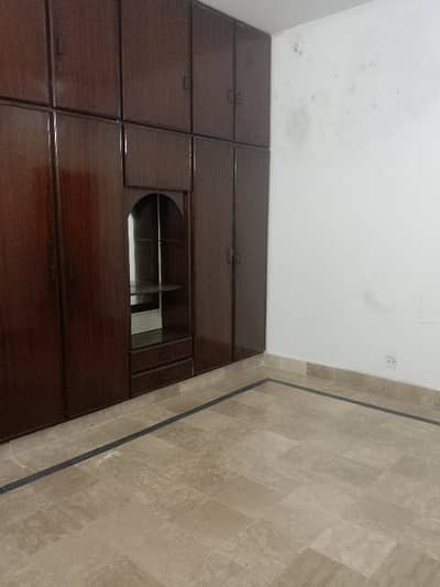 A Lower Portion Of 10 Marla In Rs. 80000