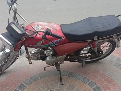 1st owner metro bike zida time khari rhai hay