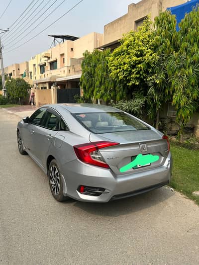 Honda civic oriel ug