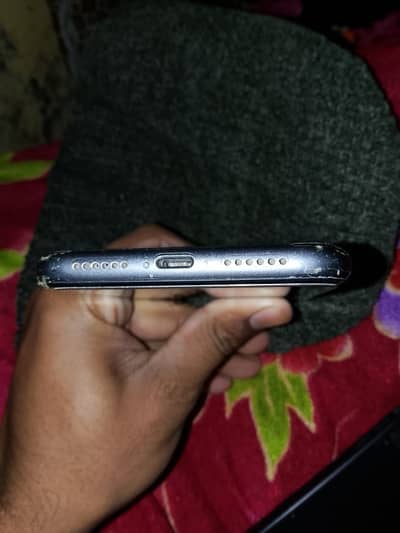 iPhone 11 touch m lines hn