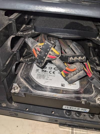 Seagate barracuda 2 TB hard drive (100 health)