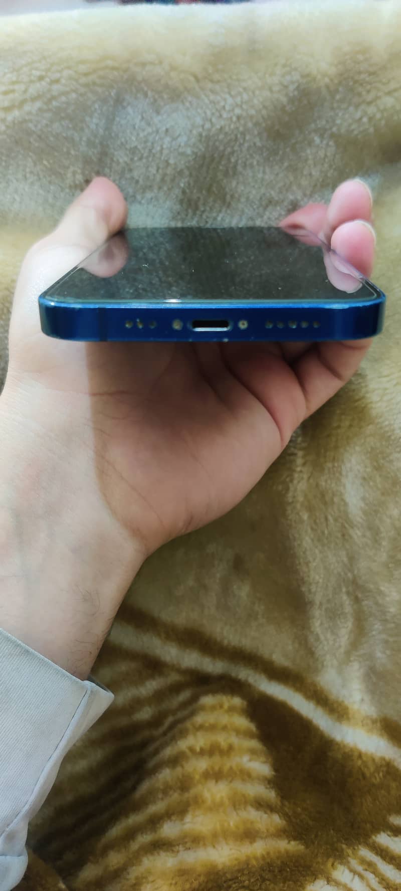 Apple iPhone 12 4