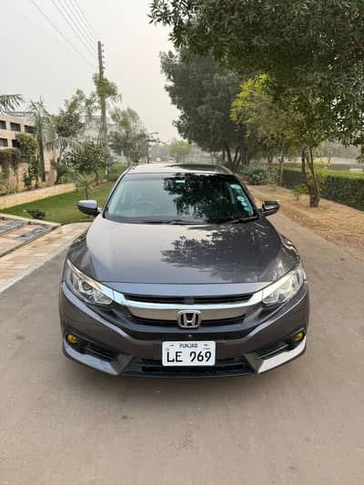 Honda civic 1.8 oriel i-VTEC 2017 model car