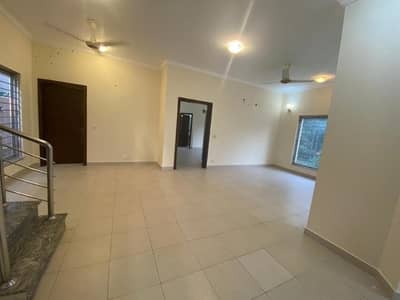 READY TO MOVE 235sq Yd 3Bed DDL Villas FOR SALE At Precinct-27 Close To Jinnah Avenue And London Bridge