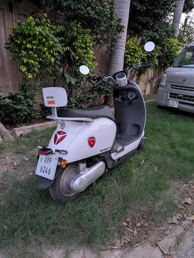 Electric Scooty Yadea M6 Metro. Exellent Condition.