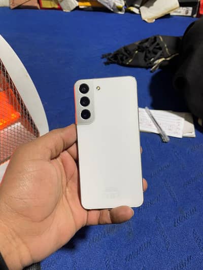 non pta sim chal rahi ga s22 8 128  no open  all ok water pack