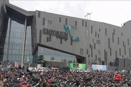 Female Videographer required with good fashion sense