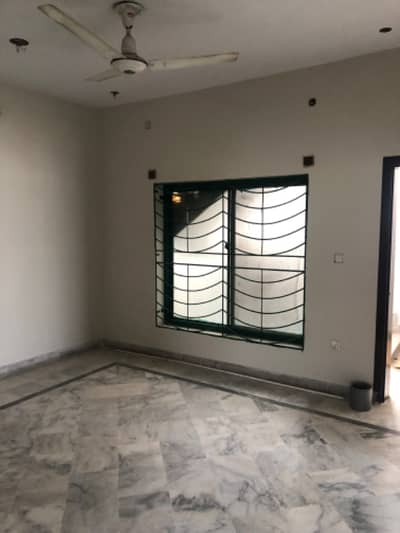 1 rooms washroom available for rent in khanna pull sanam chok islamabad