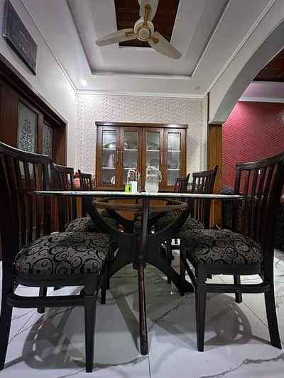 6 seater dinning table