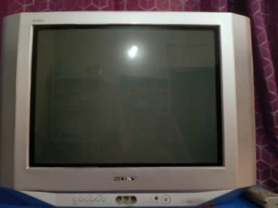 Sony wega plasma tv, 42 inches and a standard 480p resolutions