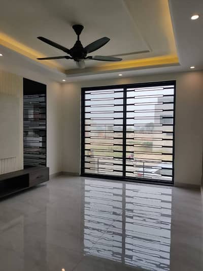 5 Marla Brand New House For Sale In Lake City Sector M8