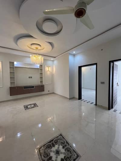 7.5 Marla Slightly Used House For Sale In Lake City Sector M7B