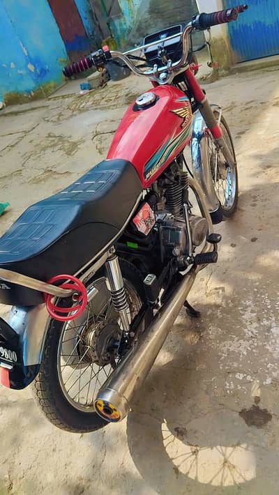 Honda 125 (1983 Model) — Classic Power, Stylish Look, Smooth Ride!