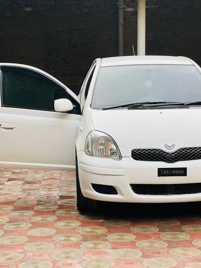 Toyota Vitz 5/8