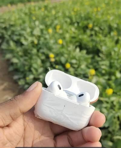 brand new original earbuds