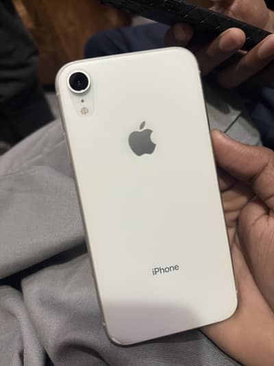 iPhone XR DUAL PTA APPROVED :ph03406852079