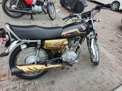 Honda 125 self start like new condition