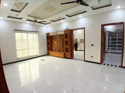 12 MARLA BRAND NEW LOWER PORTION COMMERCIAL OFFICE USE WITH GARAGE FOR RENT IN JOHAR TOWN LAHORE