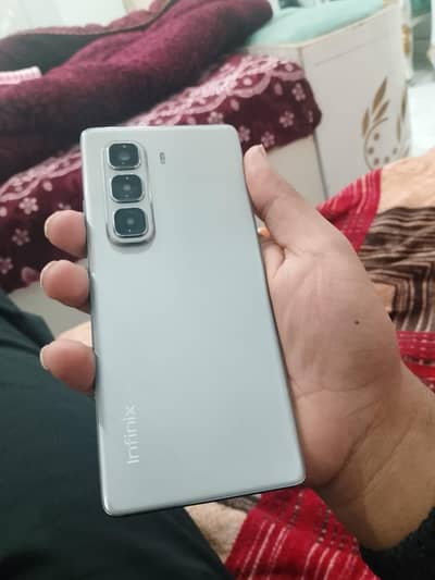 infinix hot 50 pro plus box charge