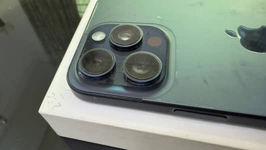 iPhone 15 Pro Max, Sim Locked