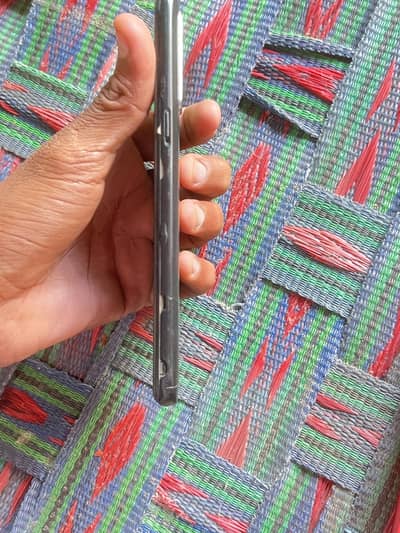 Realme 5i 4.64 gb all ok battery chage panal genius and back khyrab hn