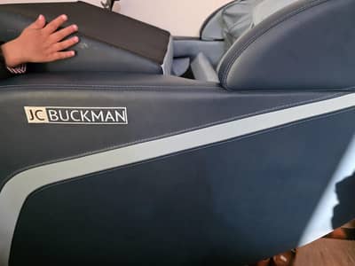 JcBuckman massage chair in new condition.