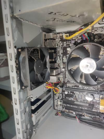 Intel i7 6th gen , 16 GB  , 768 GB