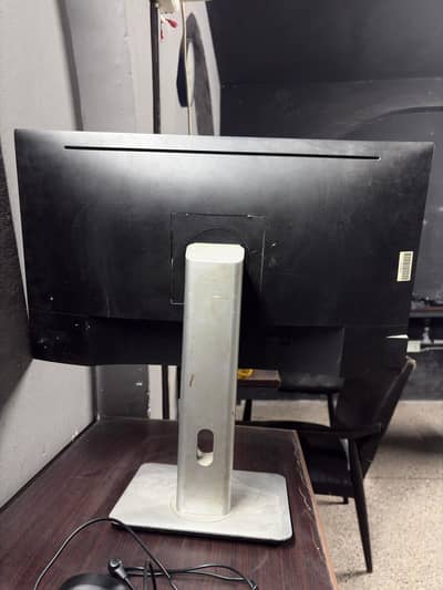 Dell monitor led thori se lines hai led par