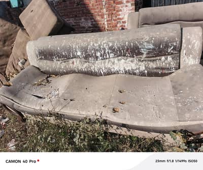 6seater sofa condition thk hai kafi der se pdy hain is lia dust pdi ha