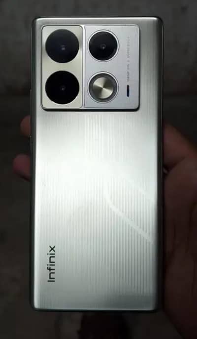 note 40 pro racing addition