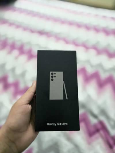 Samsung S24 Ultra Non PTA  12/512gb with original cable and charger
