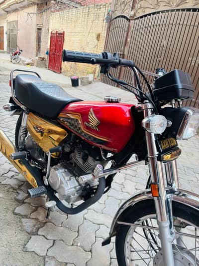 Honda 125 gold edition