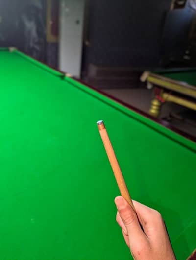 A Used SNOOKER CUE IN GOOD CONDITION