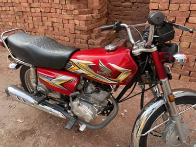 Honda CG 125 2024-2025Model Red – Excellent Condition
