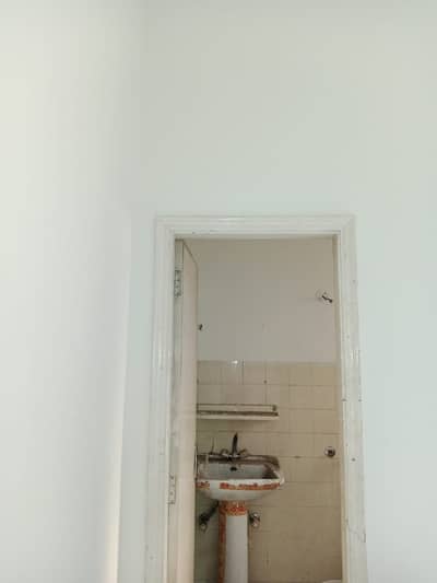 7 Marla Upper Portion for Rent | Phase 1 G Block | 2nd Floor | Central AC | Parking | Demand 88K