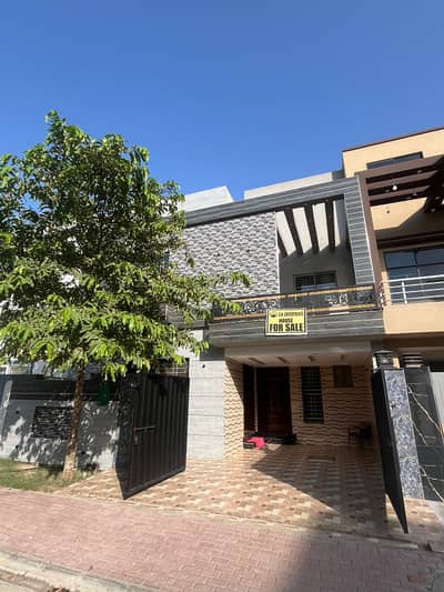 I SELL 5 MARLA BRAND NEW HOUSE IN BAHRIA ORCHARD LAHORE