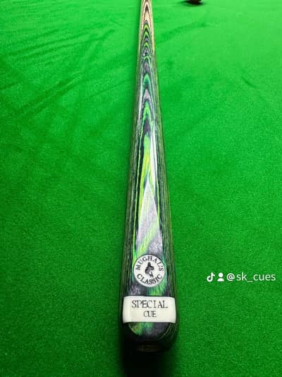 Mughal's classic one piece special cue.